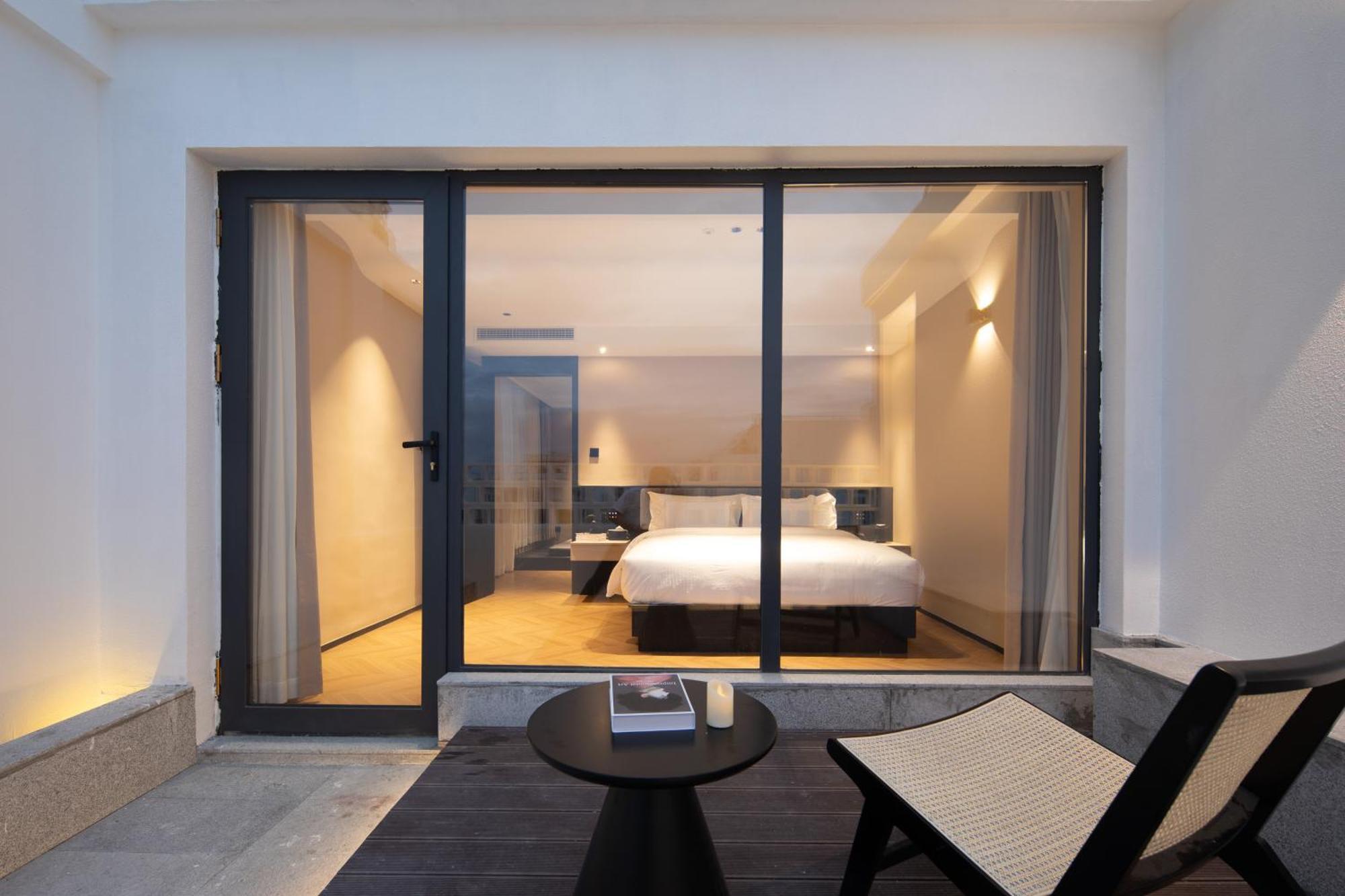 See You Soon At The Ritz Rose Summer Hotel Sanya Buitenkant foto
