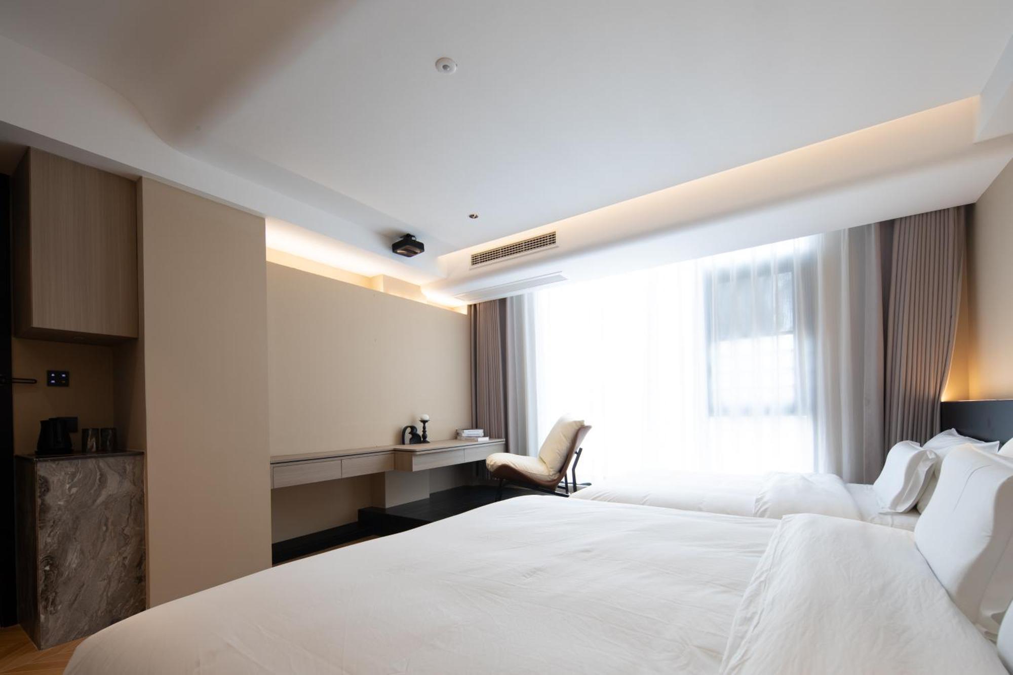 See You Soon At The Ritz Rose Summer Hotel Sanya Buitenkant foto