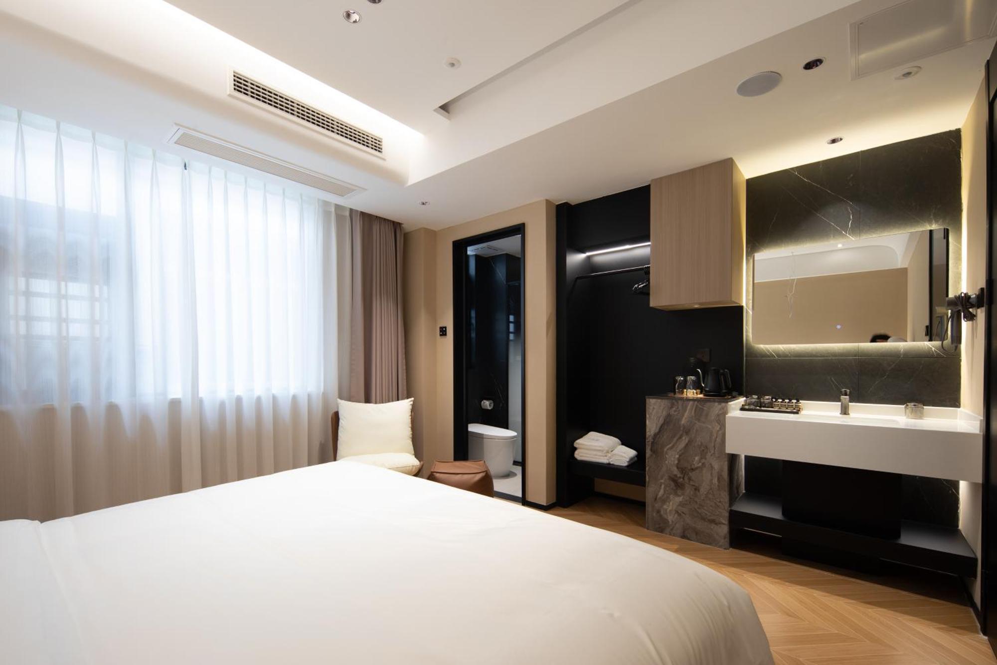 See You Soon At The Ritz Rose Summer Hotel Sanya Buitenkant foto